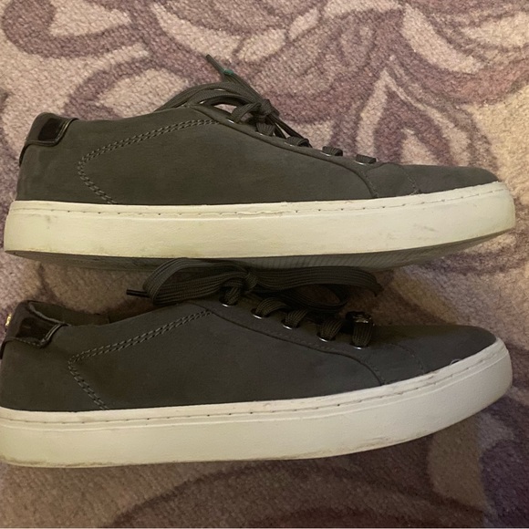 Liz Claiborne Shoes - Picture 9 of 12